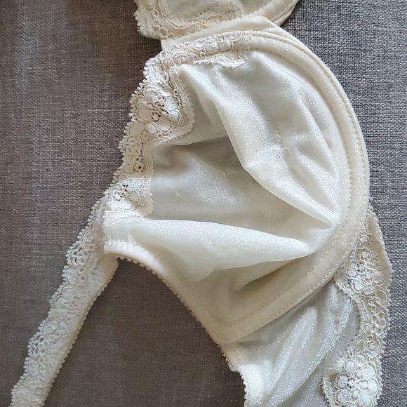 Victoria's secret ivory sheer bra size 34DD - Picture 10 of 14